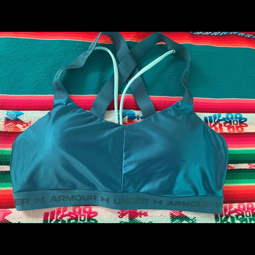 UA Strappy Cross Sports Bra